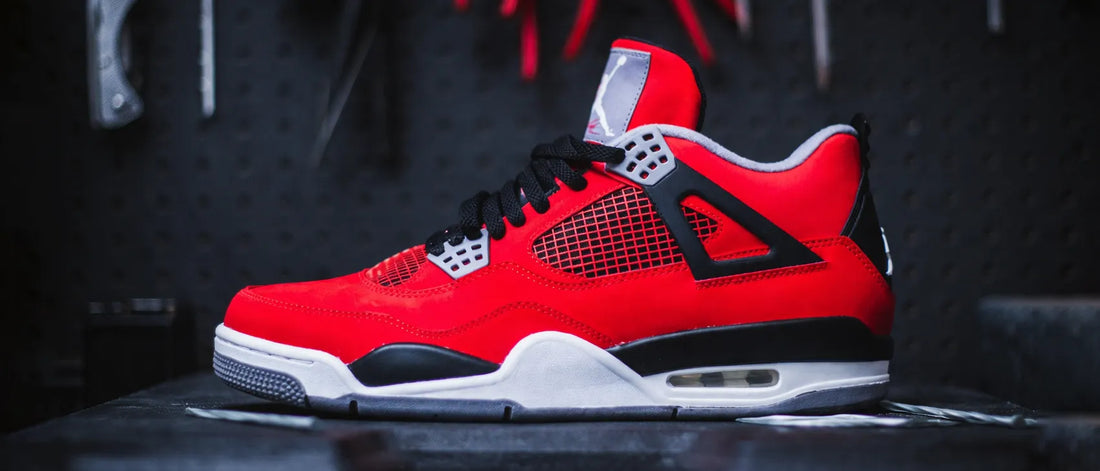 JORDAN 4 TORO BRAVO
