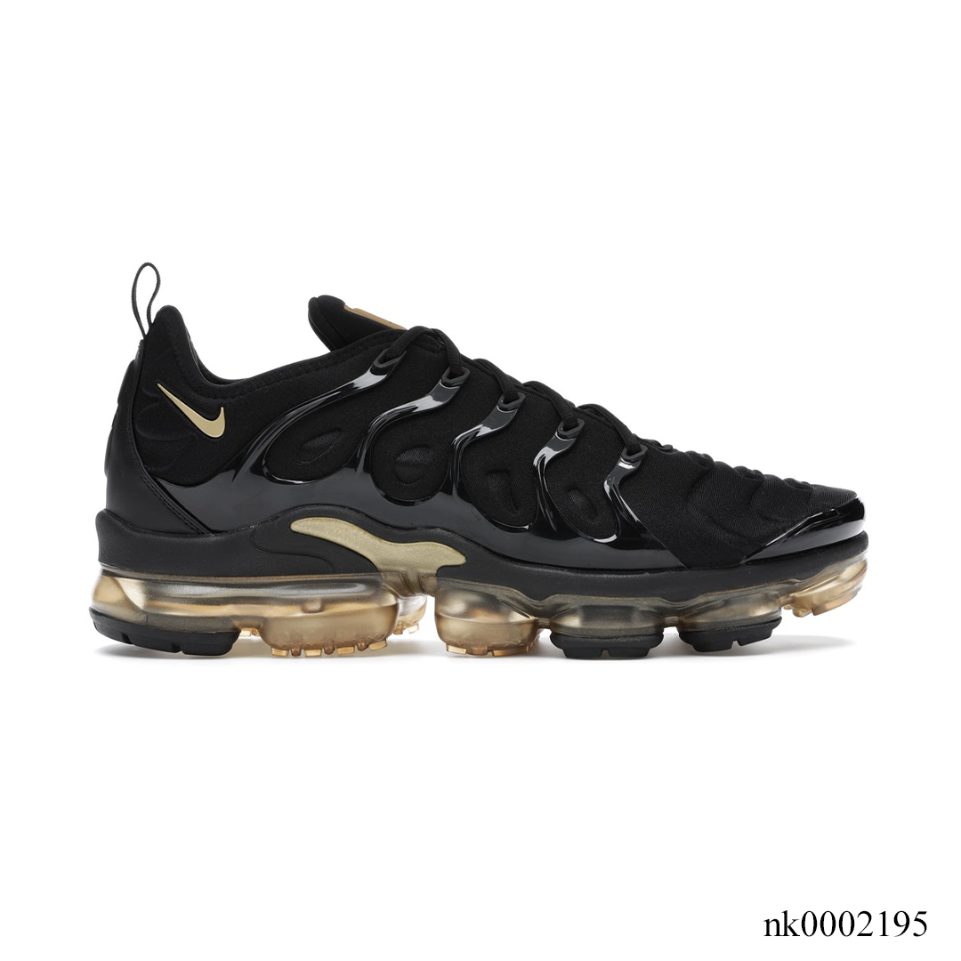 Air VaporMax Plus Black Metallic Gold Shoes Sneakers - nk0002195 image