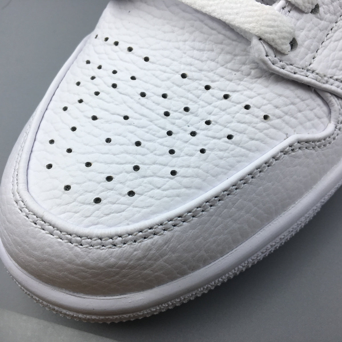 AJ 1 Low Triple White (2019) Shoes Sneakers - nk0000265 image 13