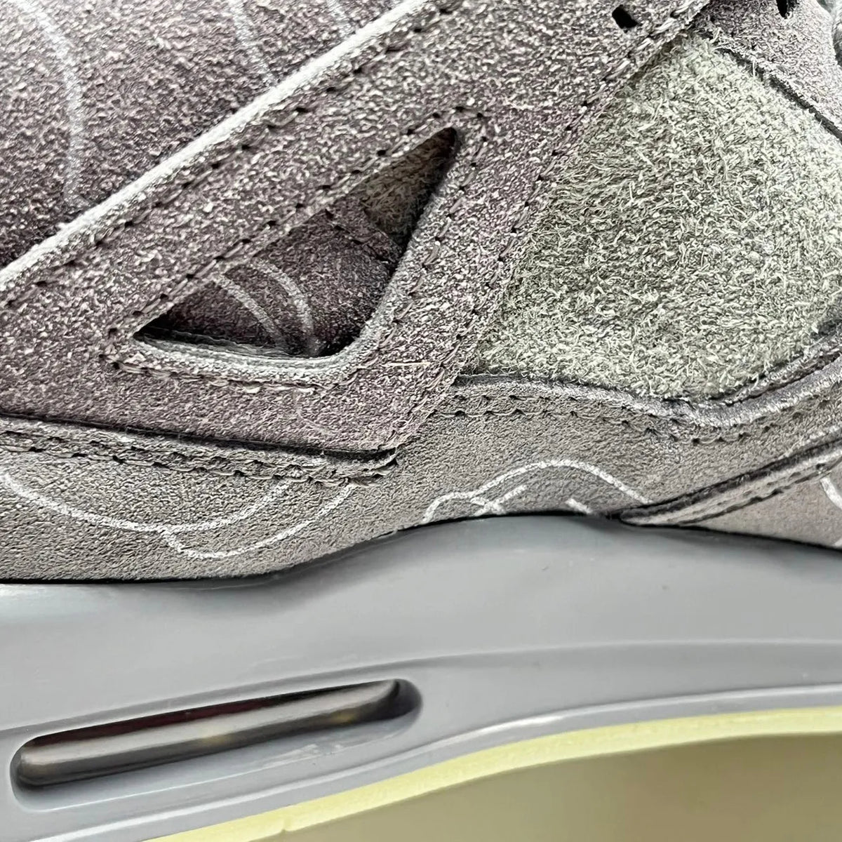 KAWS x AJ 4 Cool Grey Shoes Sneakers – nk0003104 image 11