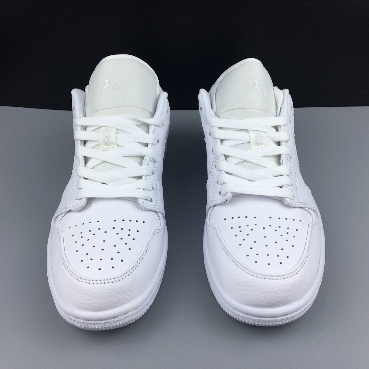 AJ 1 Low Triple White (2019) Shoes Sneakers - nk0000265 image 1