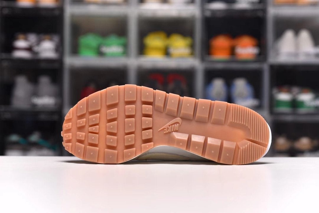 Sacai x VaporWaffle Sail Gum Shoes Sneakers - nk0001666 image 4
