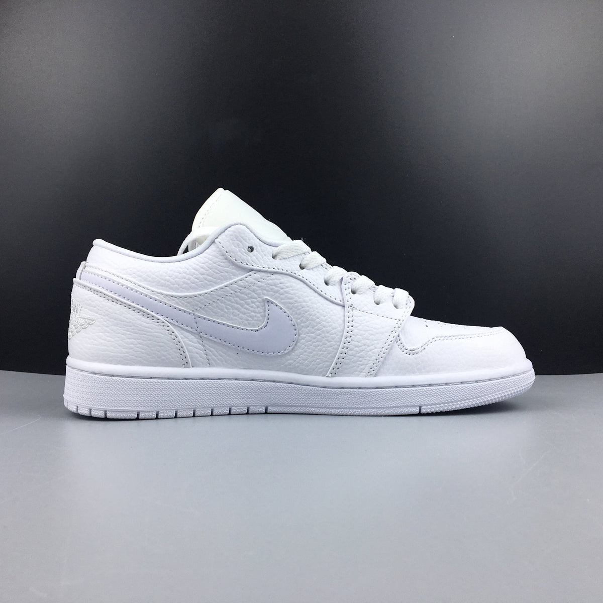 AJ 1 Low Triple White (2019) Shoes Sneakers - nk0000265 image 7