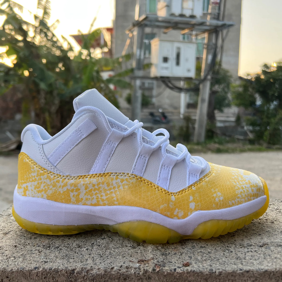 AJ 11 Retro Low Tour Yellow Snakeskin Shoes Sneakers - nk0002830 image 7