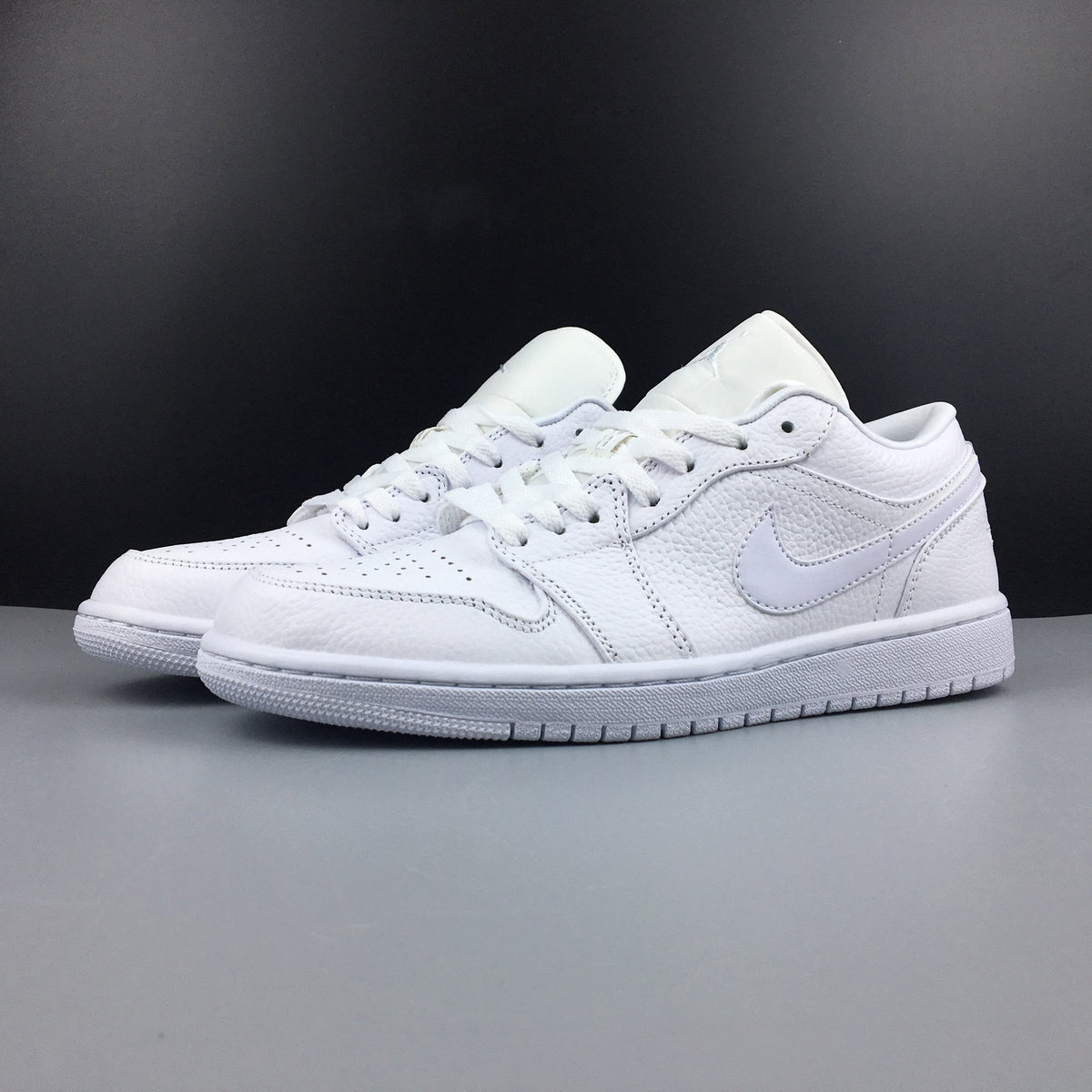 AJ 1 Low Triple White (2019) Shoes Sneakers - nk0000265 image 19