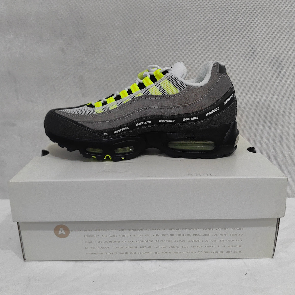 Undefeated x AM 95 Geo NYC Neon Shoes Sneakers - nk0004982 image 6