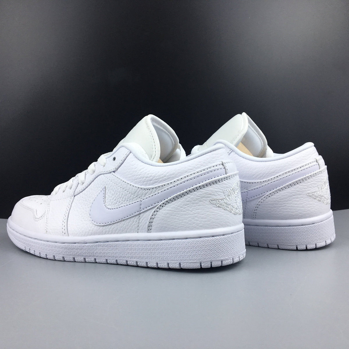 AJ 1 Low Triple White (2019) Shoes Sneakers - nk0000265 image 18