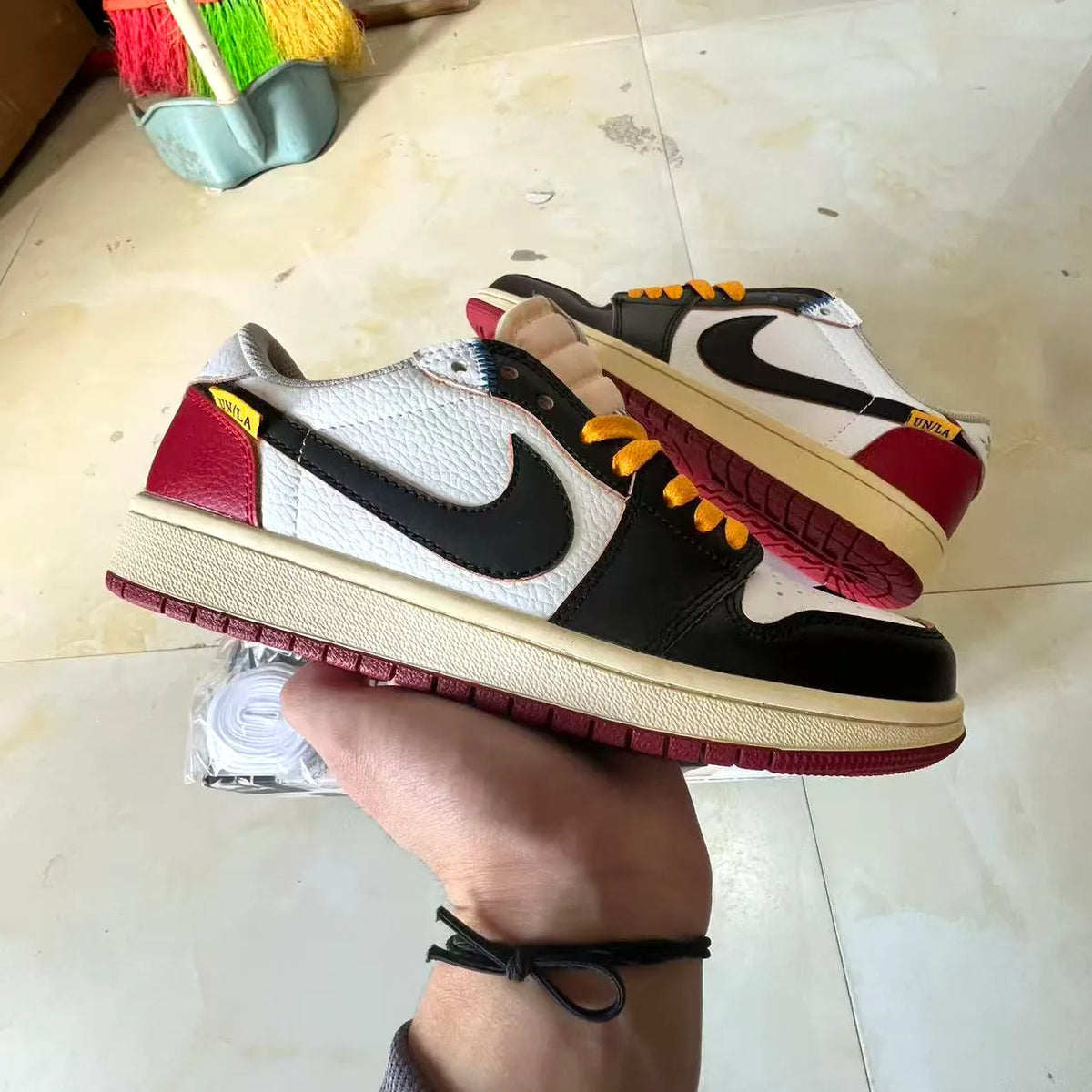 Union LA x AJ 1 Low OG Black Toe Shoes Sneakers – nk0004751 image 4
