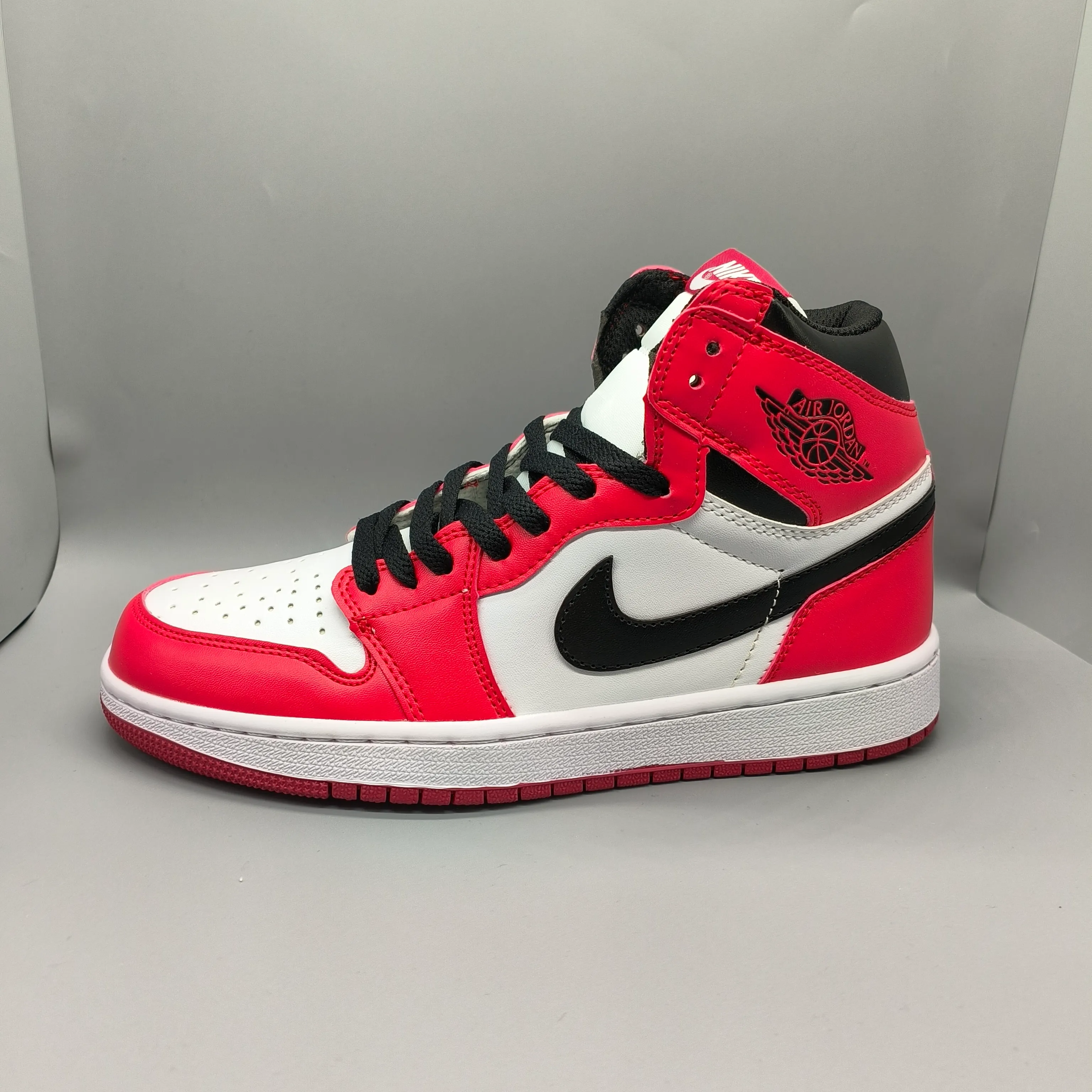 AJ 1 High OG Chicago Reimagined Shoes Sneakers - nk0002132 - Image 5