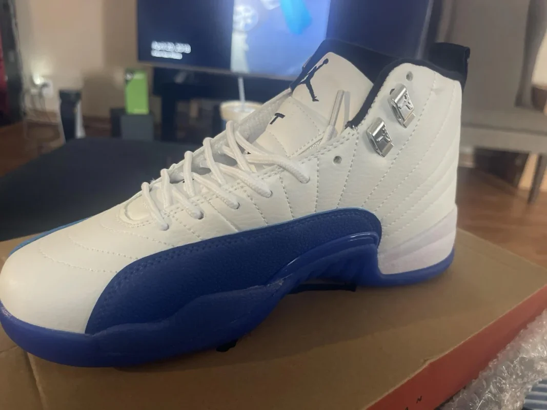 Image #1 from Datacia Wesson