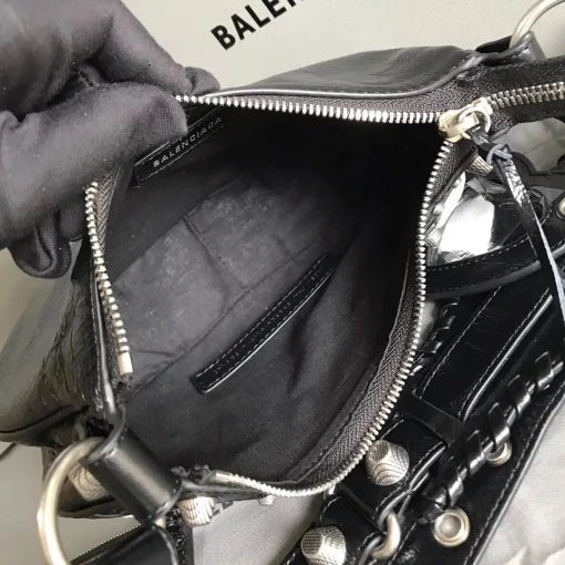 BLCG Le Cagole Shoulder Bag Black Aged Calfskin - 39 - bl0000039 - Image 8