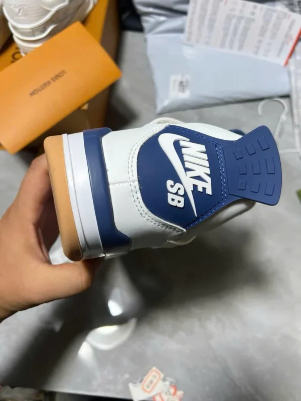 Image #1 from Lionell Martin B