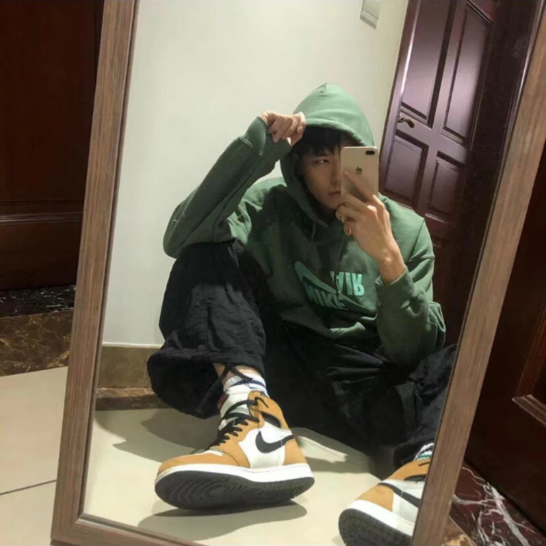 Cactus Jack Graphic Print Hoodie - TS0016 - Image 48