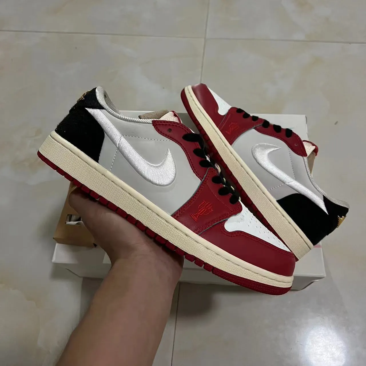Trophy Room x AJ 1 Low OG (White Swoosh) Shoes Sneakers – nk0004773 - Image 6