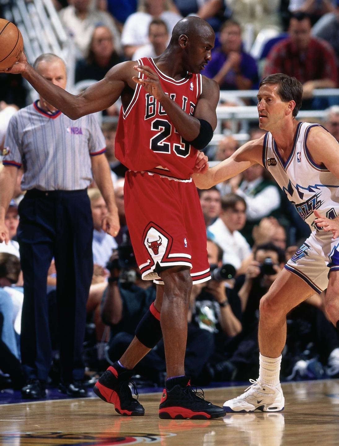 Jordan 13 Bred on-court with MJ