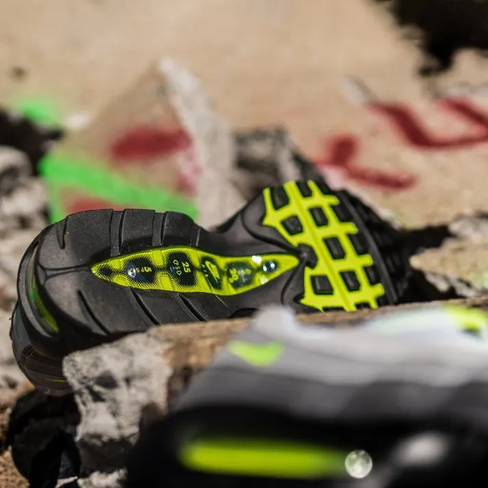 AM 95 BIG BUBBLE NEON