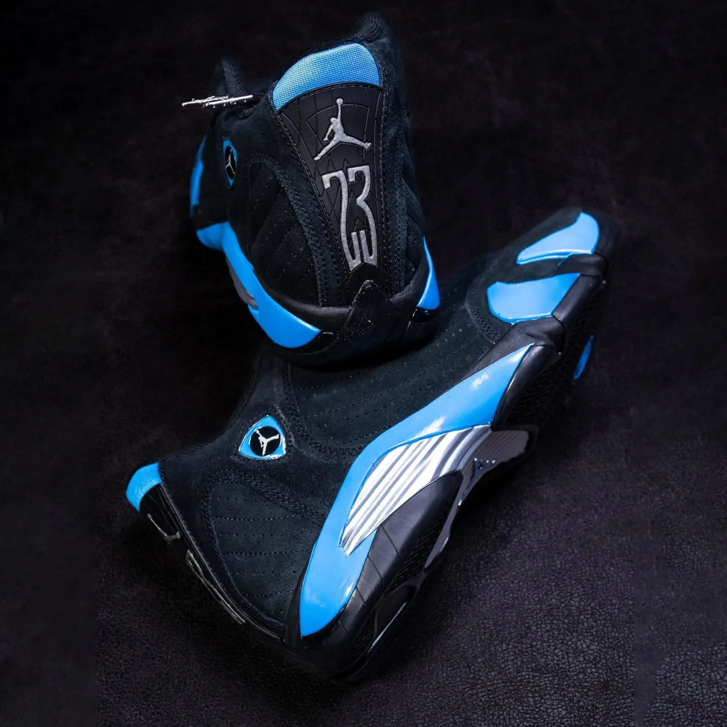 JORDAN 14 BLACK UNIVERSITY BLUE