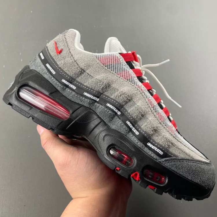 AM 95 SP x Undefeated Geo Tokyo Bright Crimson Shoes Sneakers - nk0004959 - Image 3