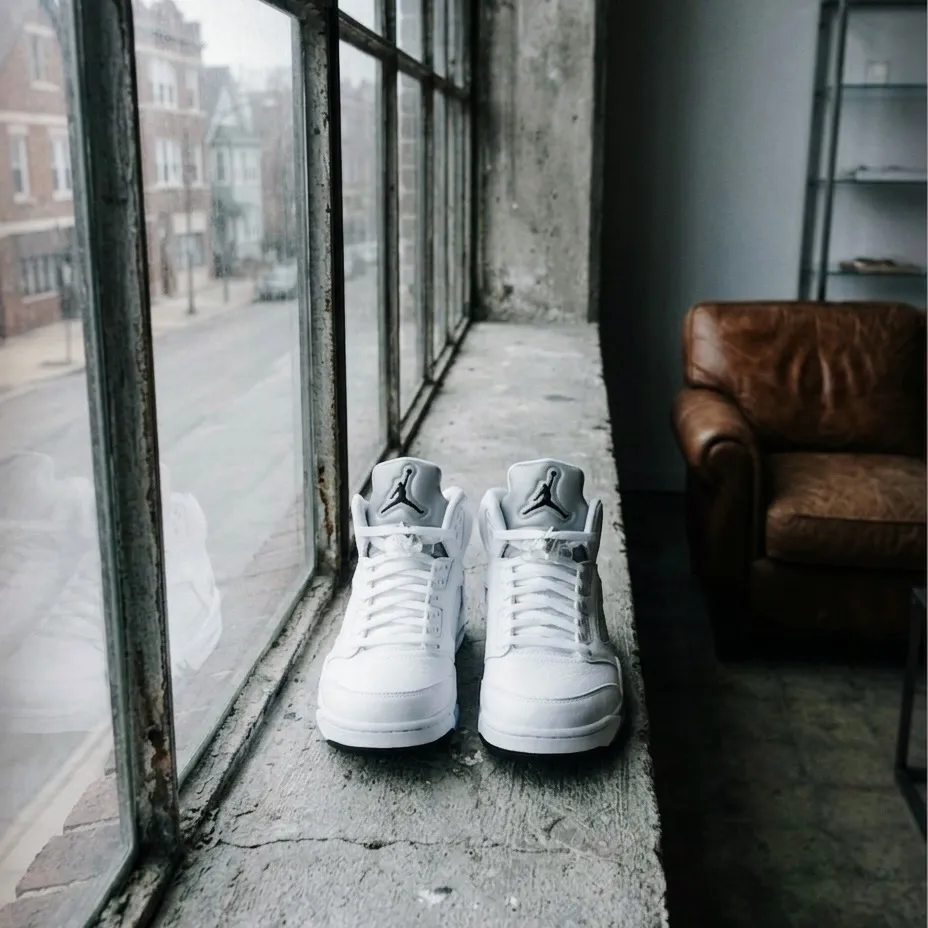 JORDAN 5 WHITE METALLIC 2026