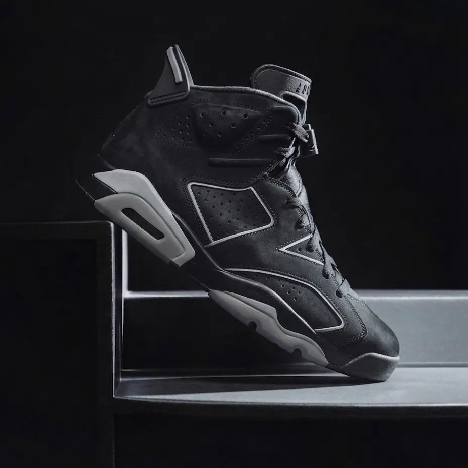 JORDAN 6 CAP AND GOWN