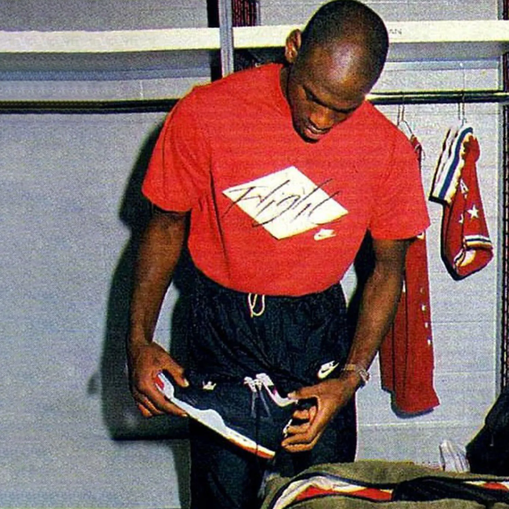 JORDAN 4 BRED