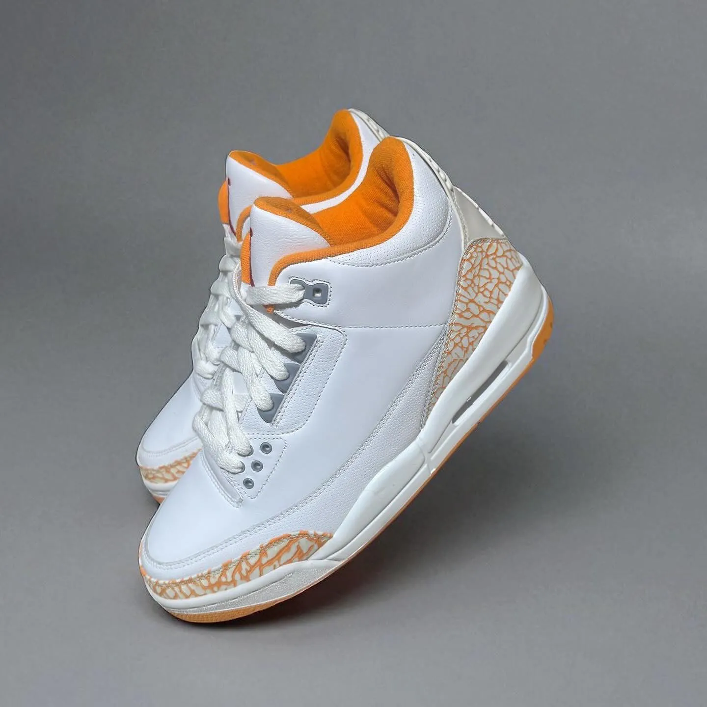 JORDAN 3  ORANGE CITRUS