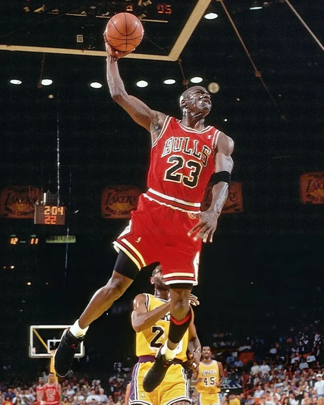 MJ wearing AJ6 Black Infrared during 1991 NBA Finals game