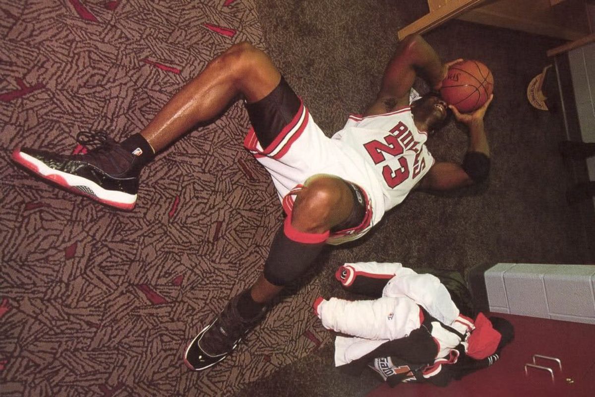 Air Jordan 11 "Bred"