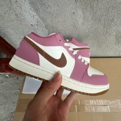 AJ 1 Low Desert Berry Shoes Sneakers - nk0002800 - Image 3