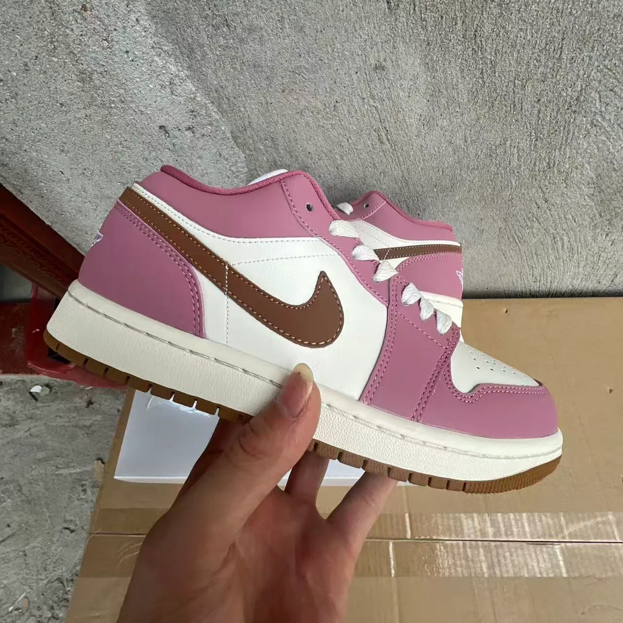 AJ 1 Low Desert Berry Shoes Sneakers - nk0002800 - Image 3