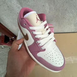 AJ 1 Low Desert Berry Shoes Sneakers - nk0002800 - Image 4