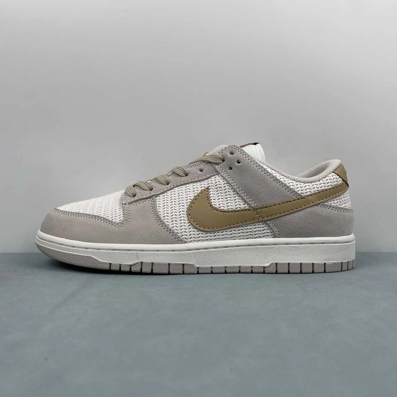 Dunk Low SE WMNS Sail / Light Orewood Brown Shoes Sneakers - nk0005382 - Image 3